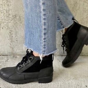 Ugg Waterproof Greda Leather speed lace 8.5 duck style boots
